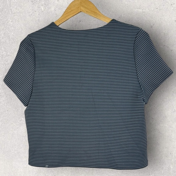 Lululemon Shaped Short Sleeve Tee Size‎ 6 Crew Neck Sterling Blue Thick T-Shirt - Picture 5 of 10
